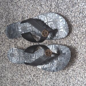 Black Tory Burch flip-flops
